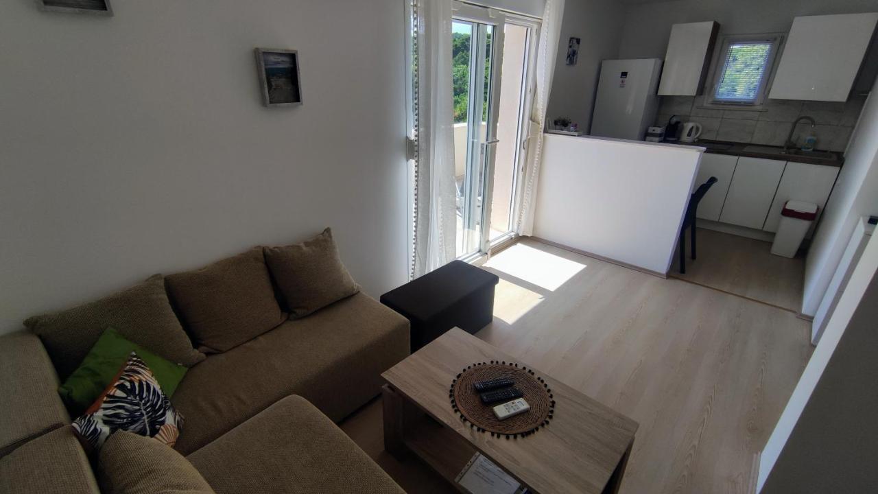 Apartment Iva&Andro Donje Celo Buitenkant foto